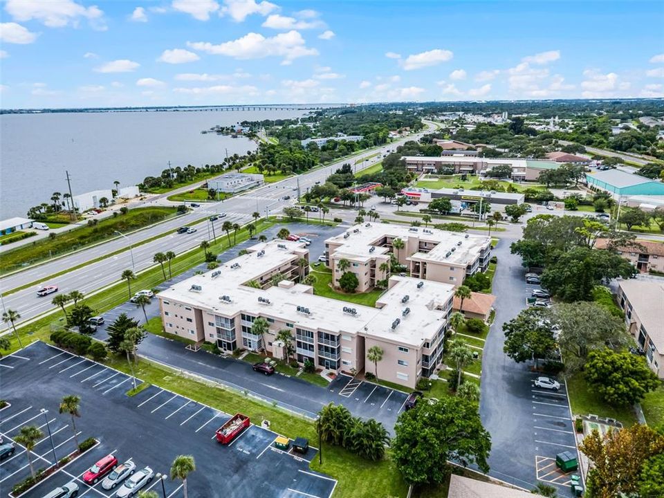 For Sale: $149,900 (1 beds, 1 baths, 828 Square Feet)