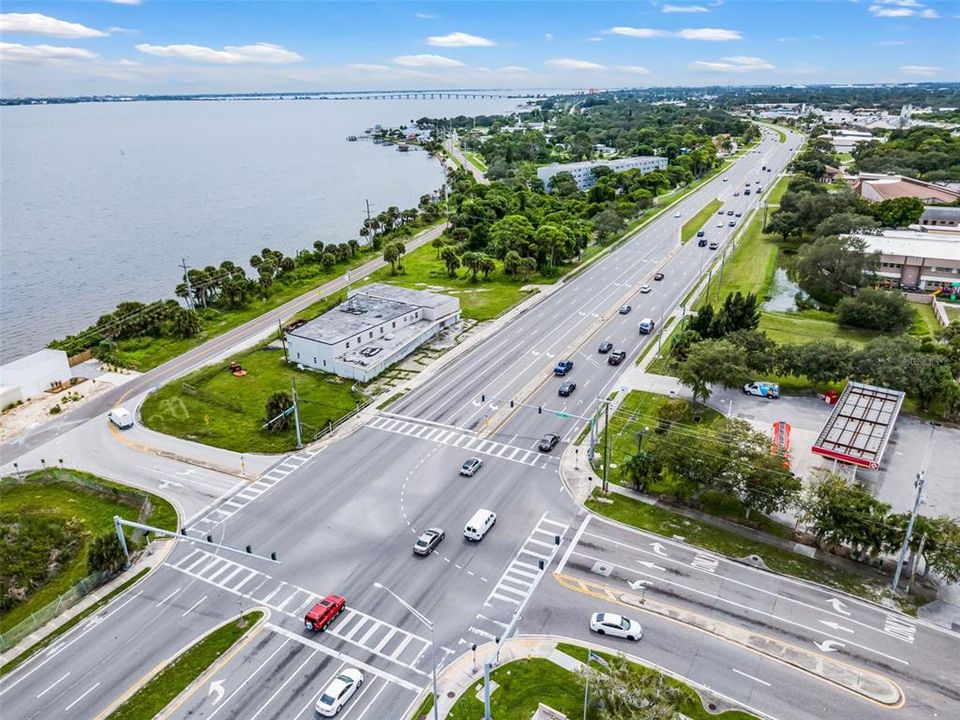 For Sale: $149,900 (1 beds, 1 baths, 828 Square Feet)