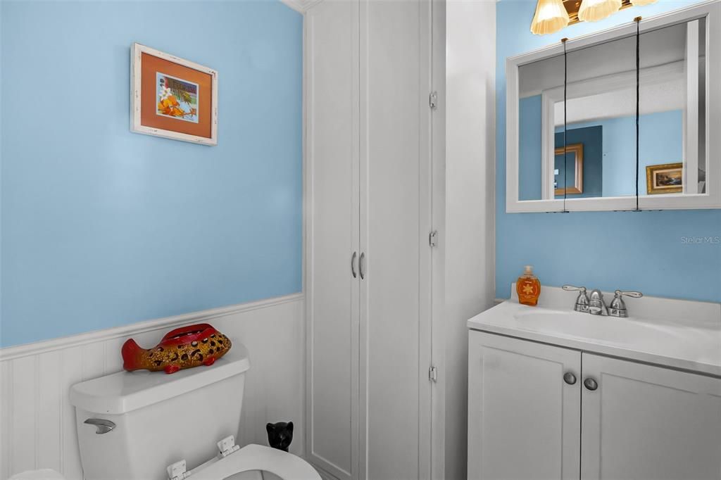 For Sale: $149,900 (1 beds, 1 baths, 828 Square Feet)