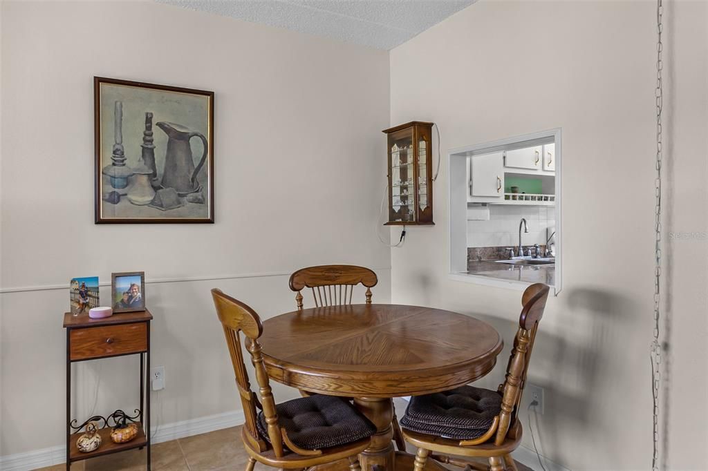 For Sale: $149,900 (1 beds, 1 baths, 828 Square Feet)