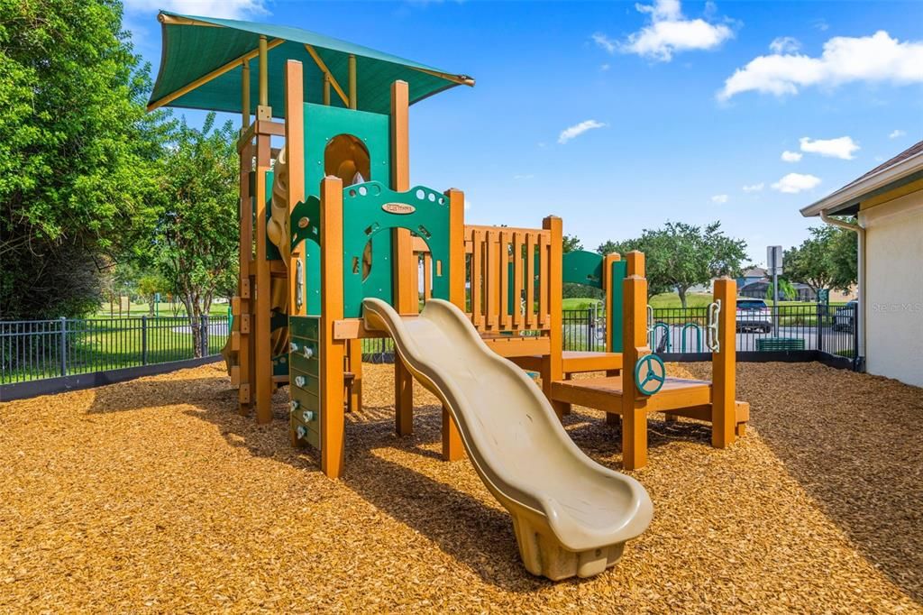 For Sale: $590,000 (4 beds, 2 baths, 3332 Square Feet)