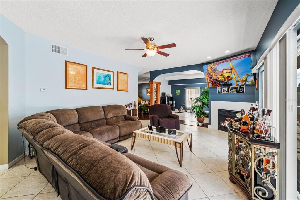 For Sale: $590,000 (4 beds, 2 baths, 3332 Square Feet)