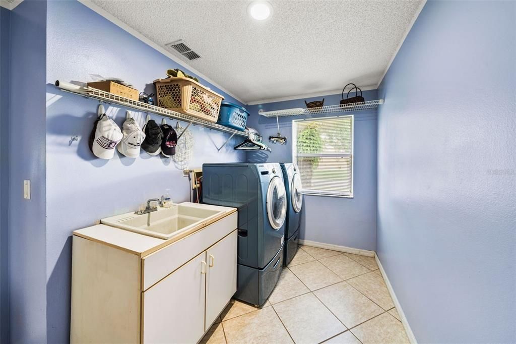 For Sale: $590,000 (4 beds, 2 baths, 3332 Square Feet)