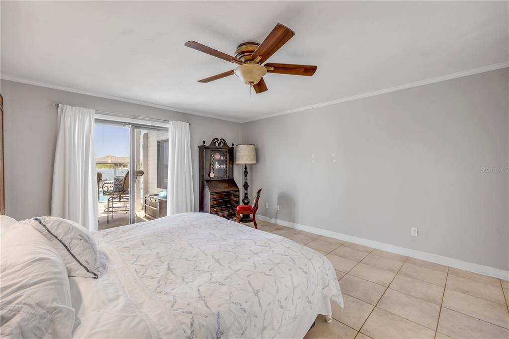 待售: $3,400,000 (6 贝兹, 4 浴室, 4827 平方英尺)