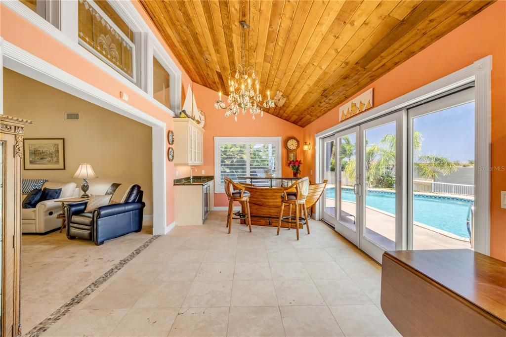 待售: $3,400,000 (6 贝兹, 4 浴室, 4827 平方英尺)