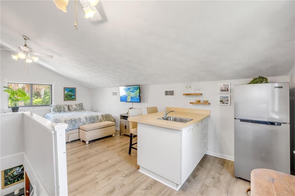 待售: $3,400,000 (6 贝兹, 4 浴室, 4827 平方英尺)