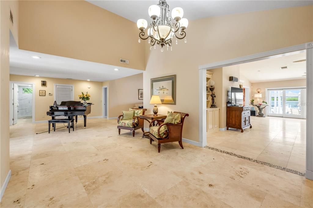 待售: $3,400,000 (6 贝兹, 4 浴室, 4827 平方英尺)