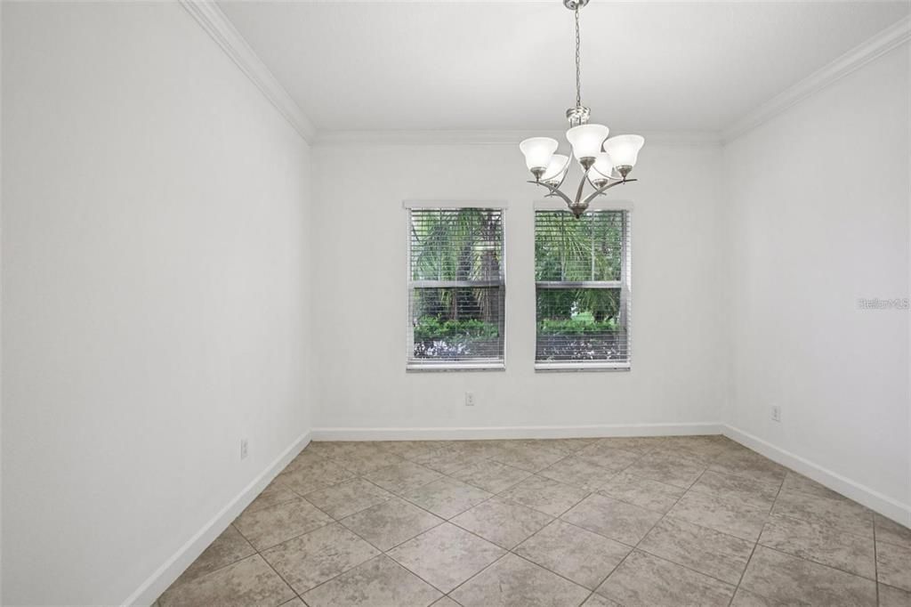 出租: $3,380 (5 贝兹, 3 浴室, 3773 平方英尺)