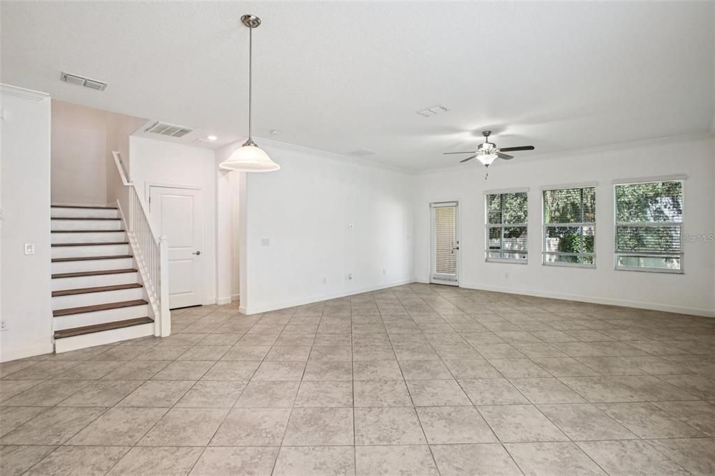 出租: $3,380 (5 贝兹, 3 浴室, 3773 平方英尺)