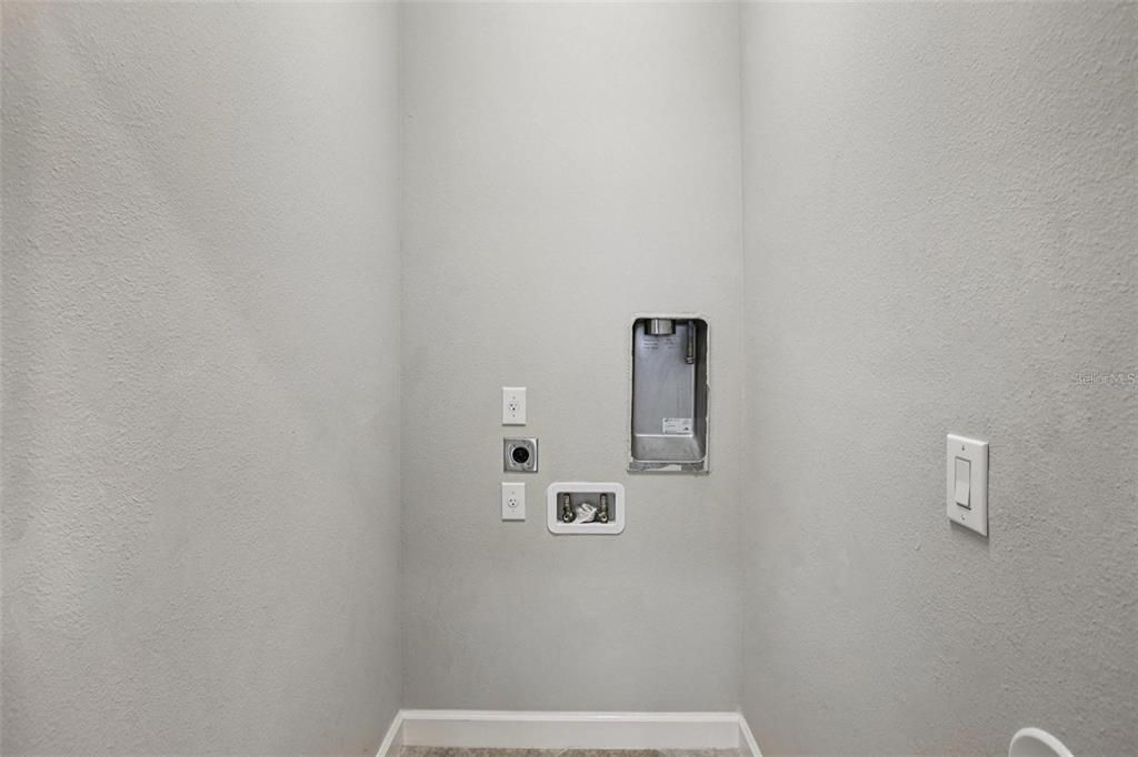 出租: $3,380 (5 贝兹, 3 浴室, 3773 平方英尺)