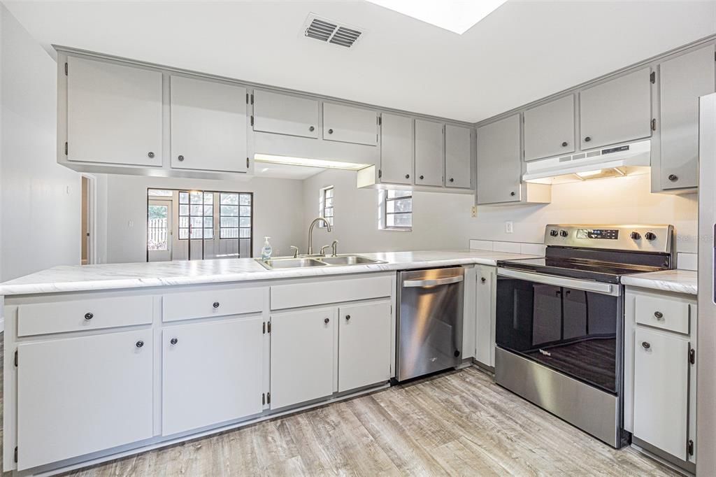 En Venta: $212,000 (2 camas, 2 baños, 1180 Pies cuadrados)