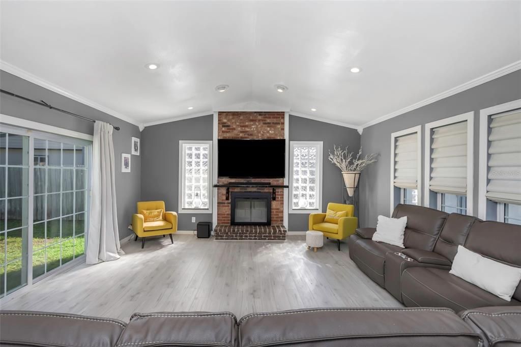 待售: $624,000 (3 贝兹, 2 浴室, 1834 平方英尺)