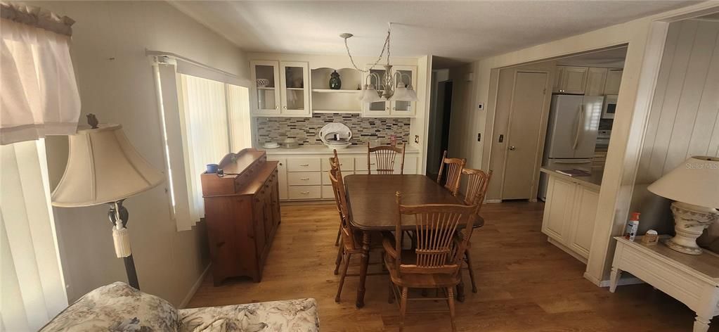 For Sale: $130,000 (2 beds, 2 baths, 1008 Square Feet)