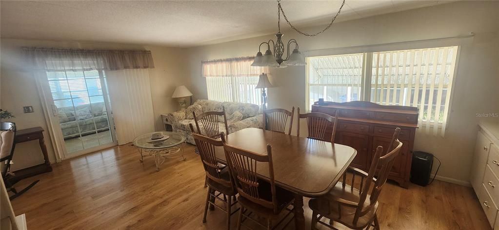 For Sale: $130,000 (2 beds, 2 baths, 1008 Square Feet)