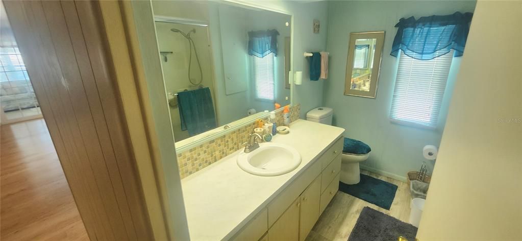 For Sale: $130,000 (2 beds, 2 baths, 1008 Square Feet)