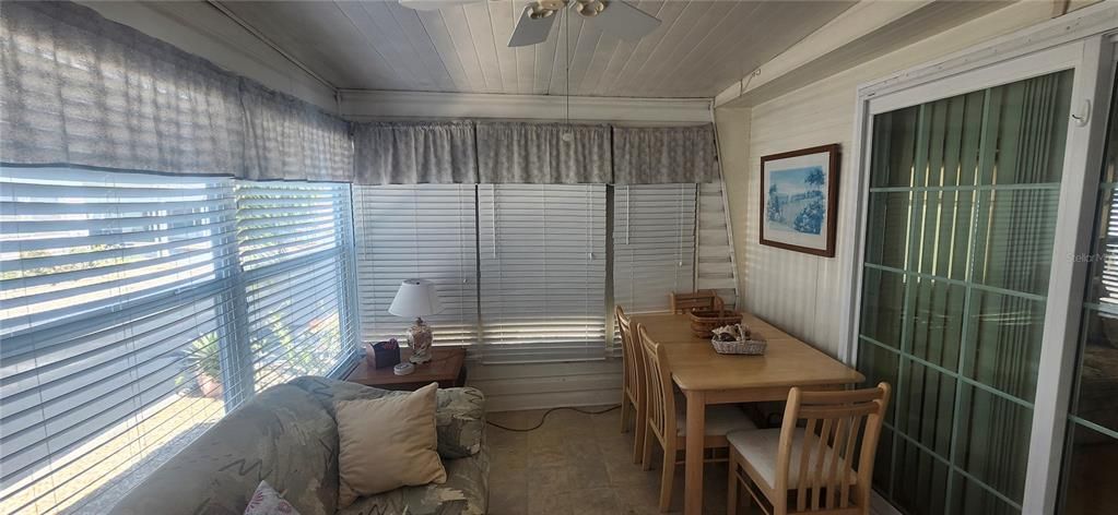 For Sale: $130,000 (2 beds, 2 baths, 1008 Square Feet)