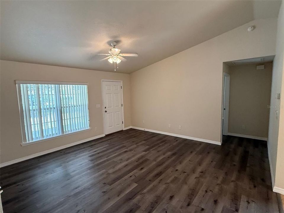 出租: $1,500 (3 贝兹, 2 浴室, 1150 平方英尺)