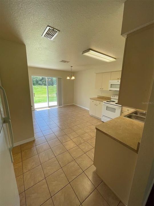 For Rent: $1,250 (2 beds, 2 baths, 1000 Square Feet)