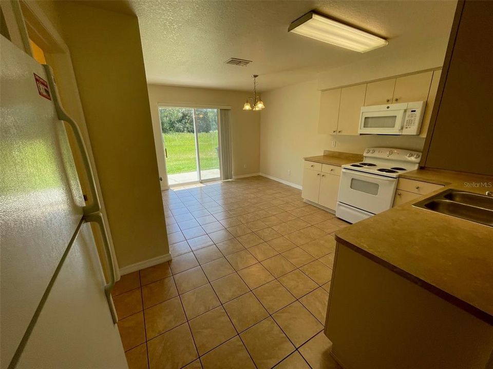 For Rent: $1,250 (2 beds, 2 baths, 1000 Square Feet)