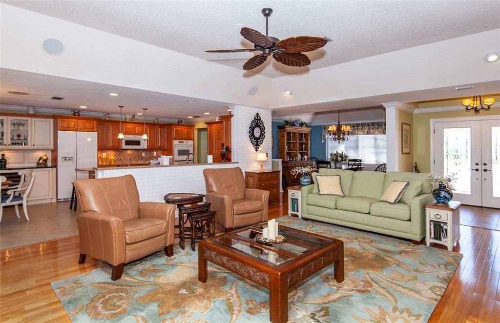 For Sale: $995,000 (4 beds, 2 baths, 3529 Square Feet)