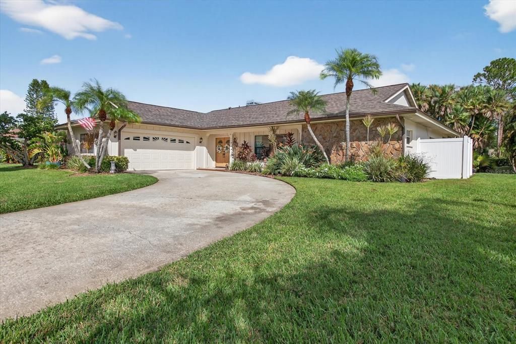 合同活跃: $669,000 (4 贝兹, 2 浴室, 2510 平方英尺)