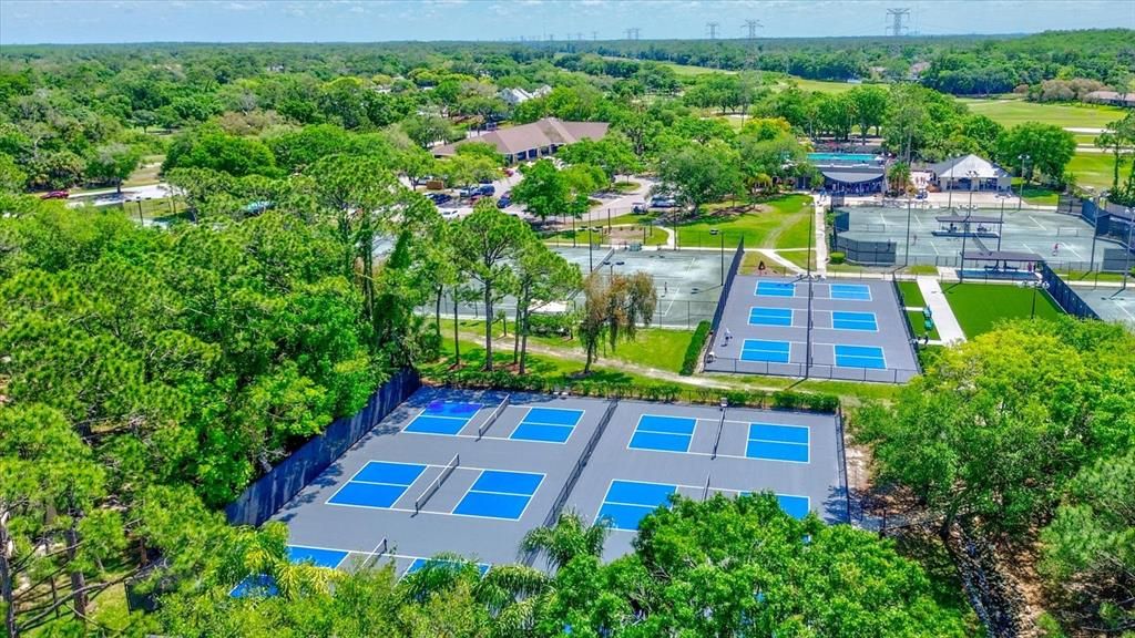 合同活跃: $669,000 (4 贝兹, 2 浴室, 2510 平方英尺)