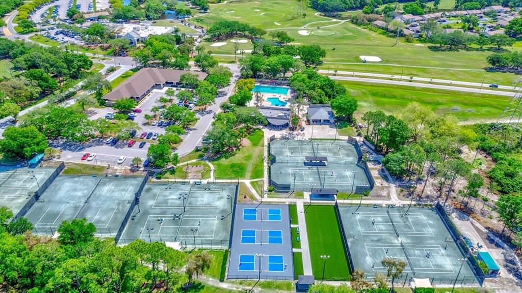 合同活跃: $669,000 (4 贝兹, 2 浴室, 2510 平方英尺)