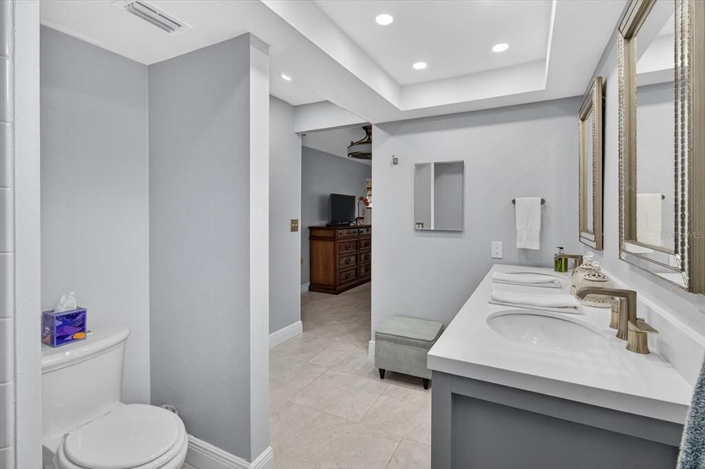 合同活跃: $669,000 (4 贝兹, 2 浴室, 2510 平方英尺)