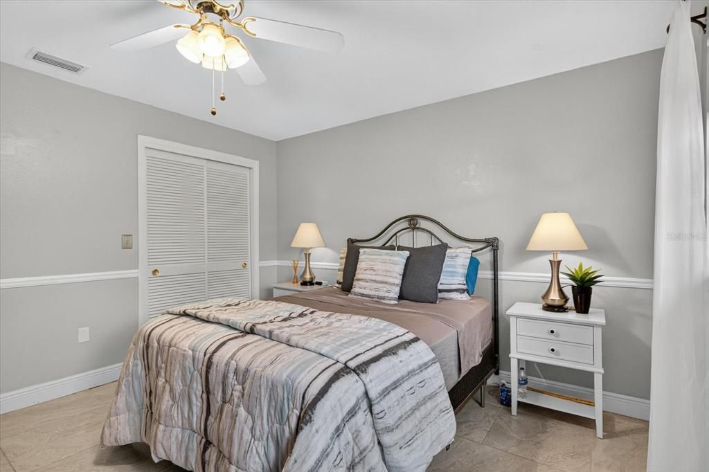 合同活跃: $669,000 (4 贝兹, 2 浴室, 2510 平方英尺)