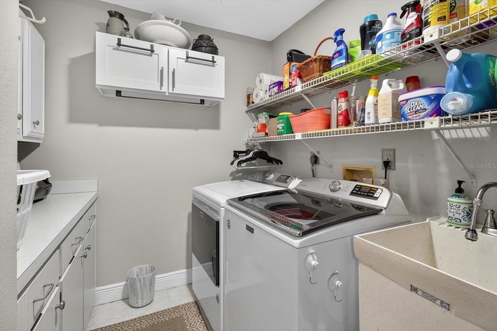 合同活跃: $669,000 (4 贝兹, 2 浴室, 2510 平方英尺)