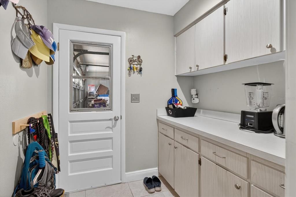 合同活跃: $669,000 (4 贝兹, 2 浴室, 2510 平方英尺)