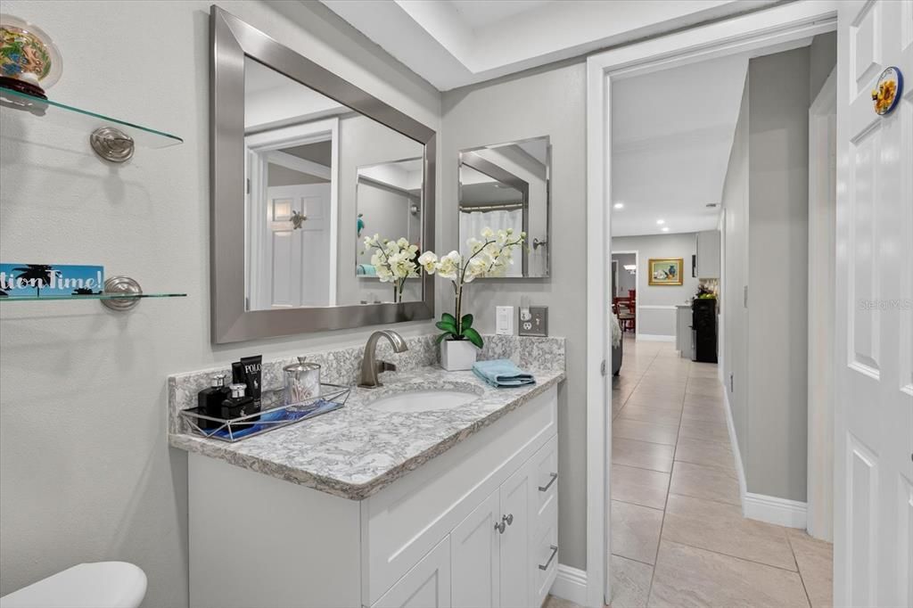 合同活跃: $669,000 (4 贝兹, 2 浴室, 2510 平方英尺)