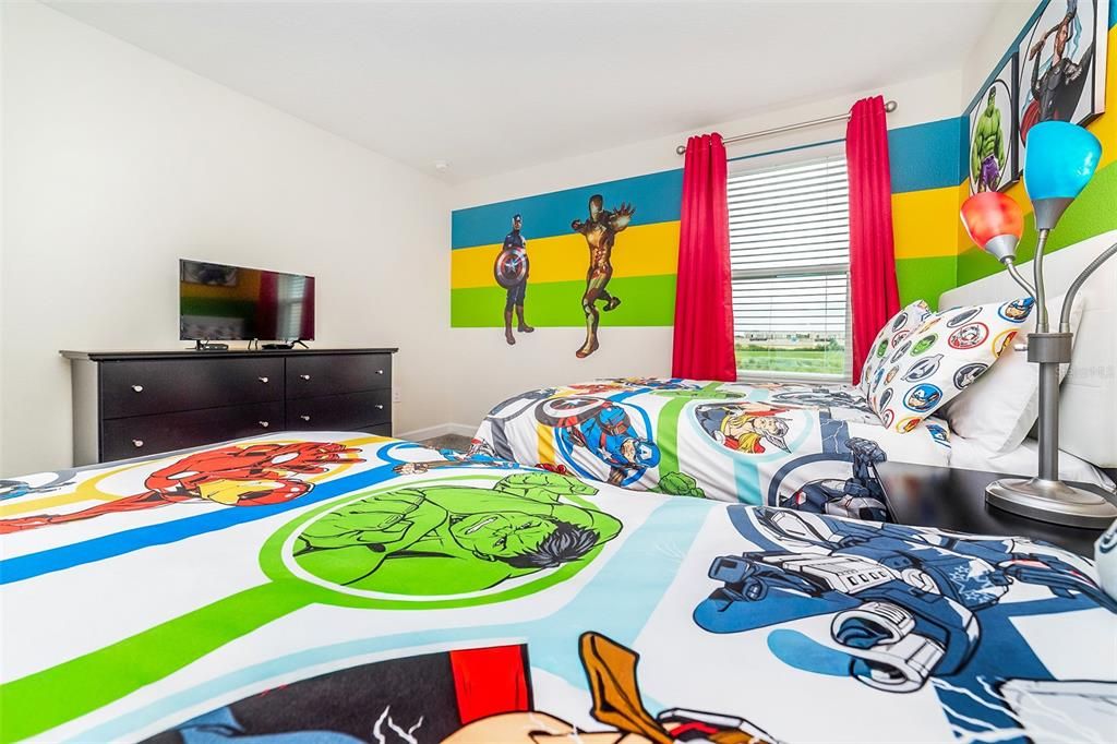 Под контрактом: $709,000 (8 спален, 5 ванн, 3909 Квадратных фут)