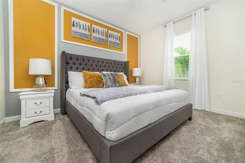 Под контрактом: $709,000 (8 спален, 5 ванн, 3909 Квадратных фут)