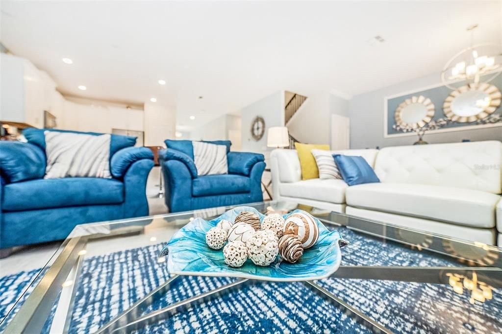 Под контрактом: $709,000 (8 спален, 5 ванн, 3909 Квадратных фут)