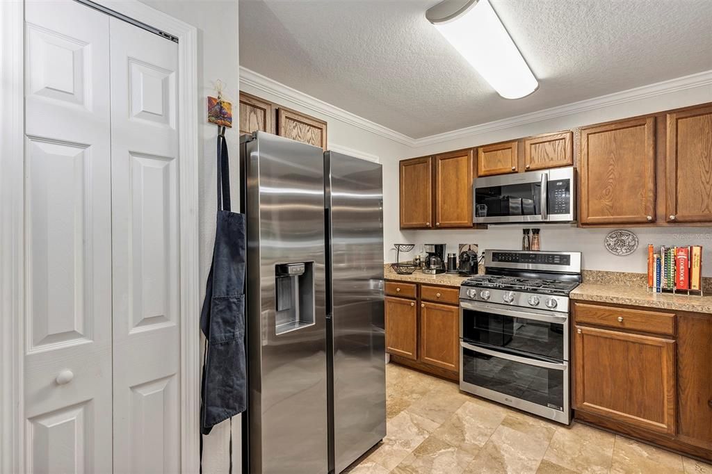 待售: $229,000 (2 贝兹, 2 浴室, 1254 平方英尺)