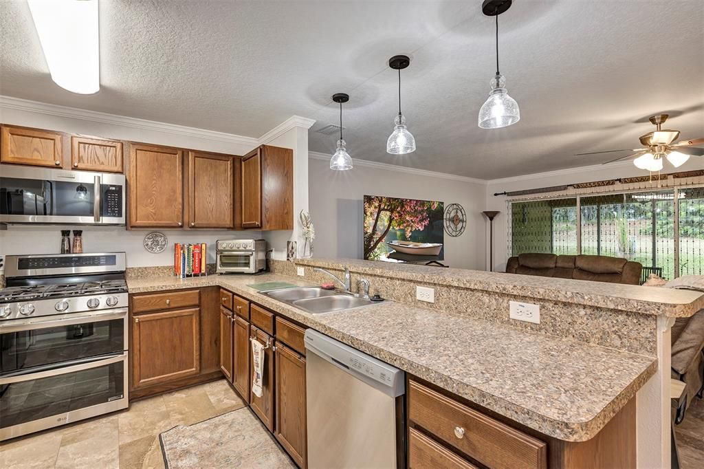 待售: $229,000 (2 贝兹, 2 浴室, 1254 平方英尺)