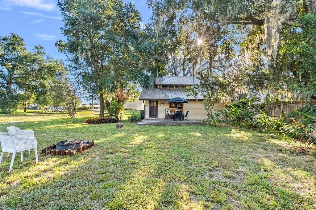 Active With Contract: $310,000 (3 beds, 1 baths, 1032 Square Feet)