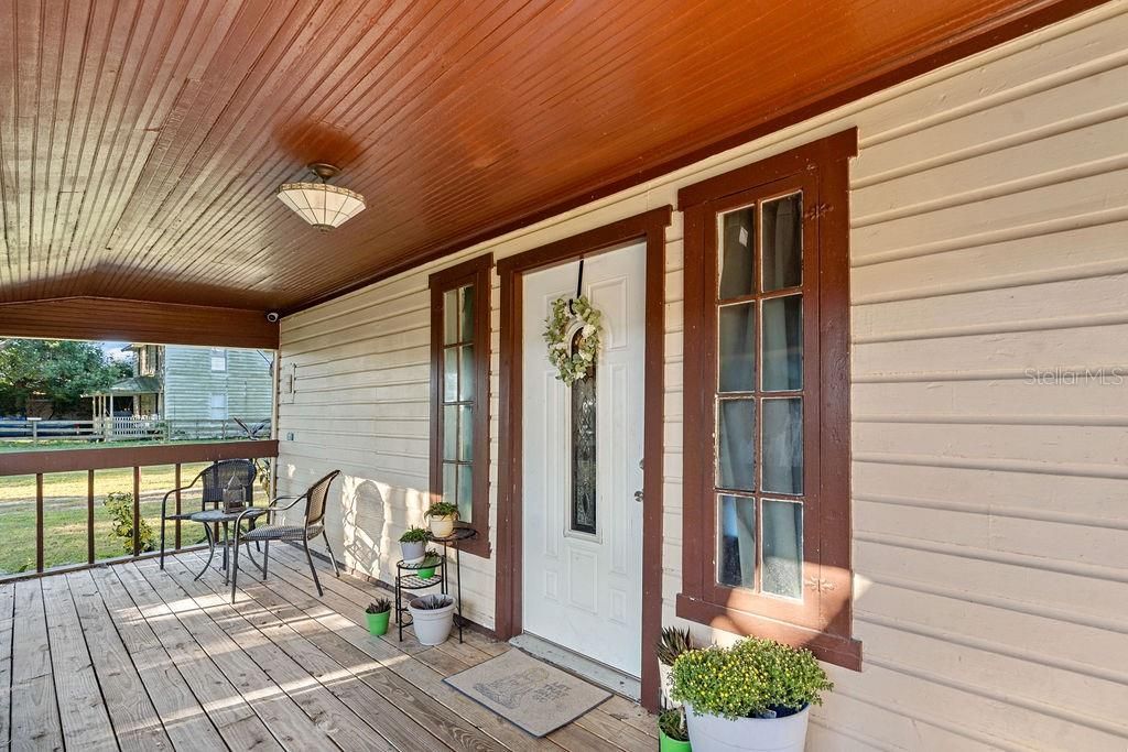 Active With Contract: $310,000 (3 beds, 1 baths, 1032 Square Feet)