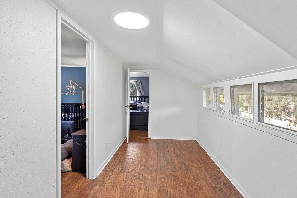 Active With Contract: $310,000 (3 beds, 1 baths, 1032 Square Feet)