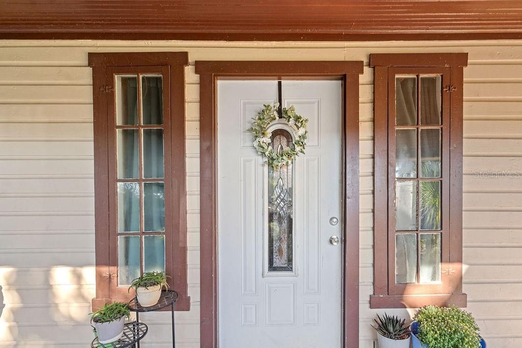 Active With Contract: $310,000 (3 beds, 1 baths, 1032 Square Feet)