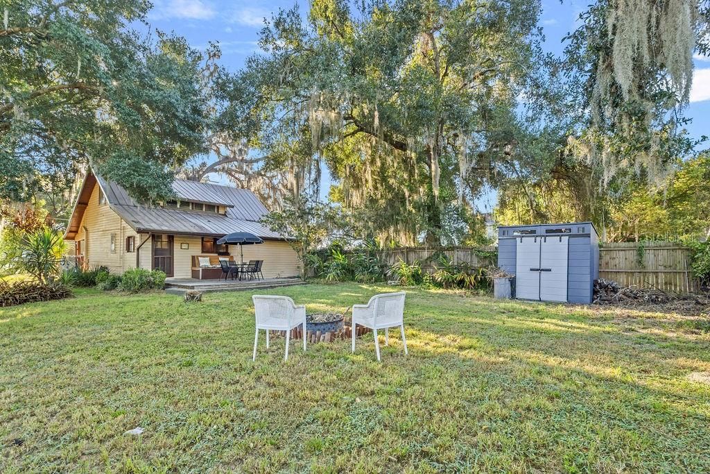 Active With Contract: $310,000 (3 beds, 1 baths, 1032 Square Feet)