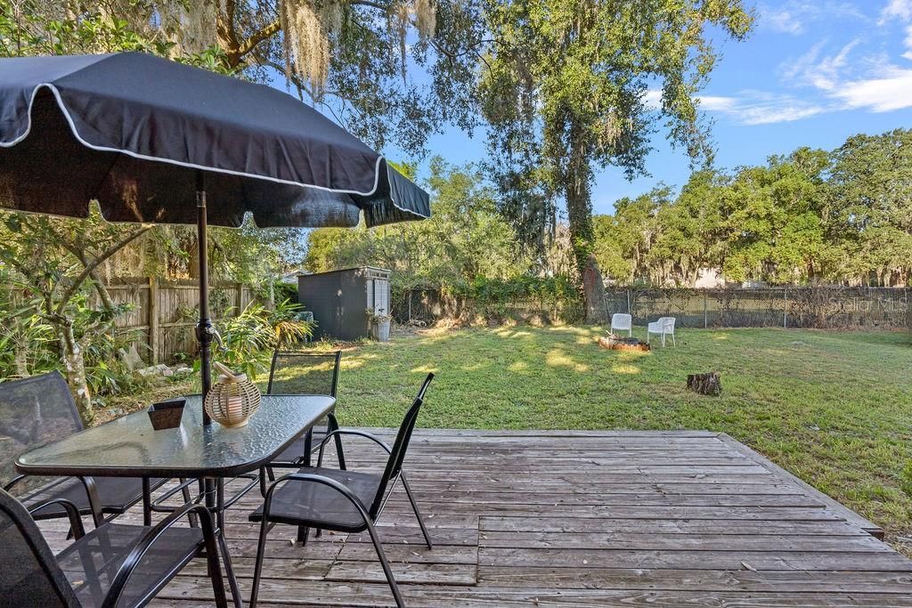 Active With Contract: $310,000 (3 beds, 1 baths, 1032 Square Feet)