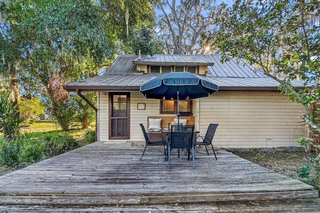 Active With Contract: $310,000 (3 beds, 1 baths, 1032 Square Feet)