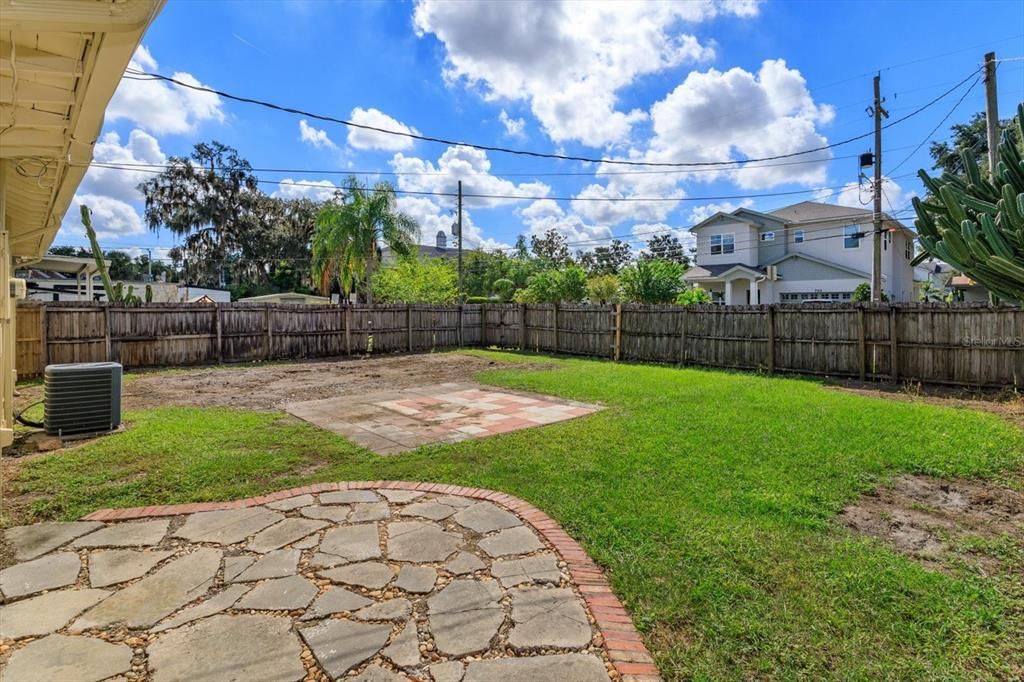 For Sale: $469,900 (2 beds, 2 baths, 1298 Square Feet)