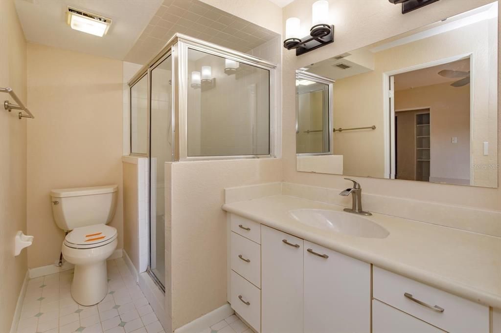 For Sale: $469,900 (2 beds, 2 baths, 1298 Square Feet)