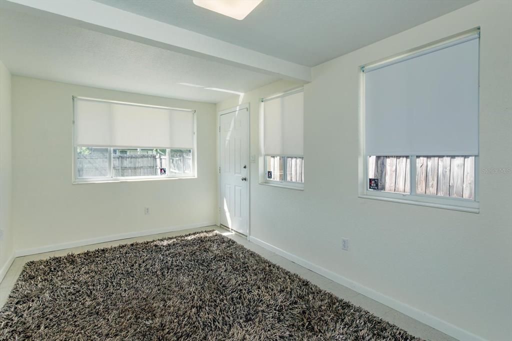 For Sale: $469,900 (2 beds, 2 baths, 1298 Square Feet)