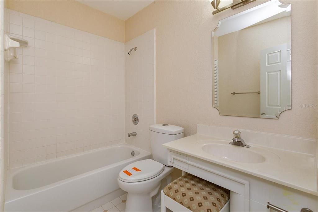 For Sale: $469,900 (2 beds, 2 baths, 1298 Square Feet)