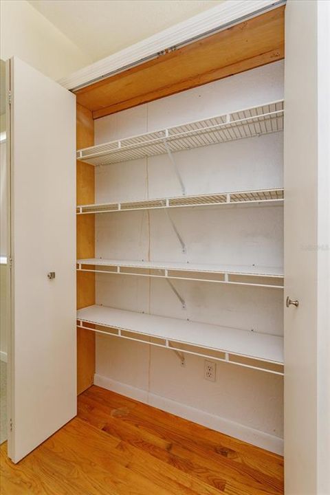 For Sale: $469,900 (2 beds, 2 baths, 1298 Square Feet)