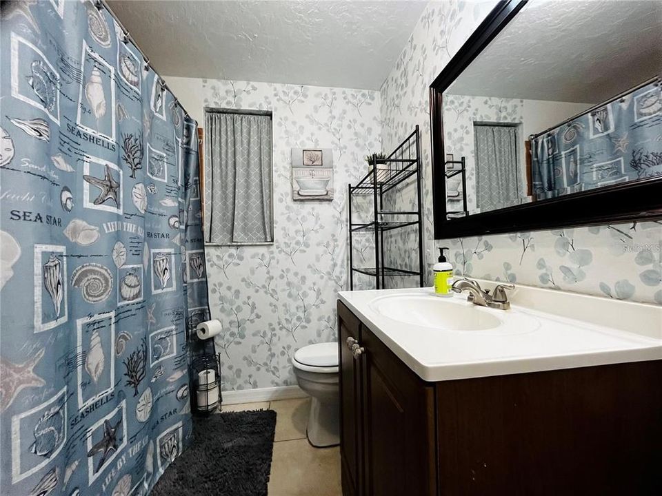 Active With Contract: $2,600 (3 beds, 2 baths, 1333 Square Feet)